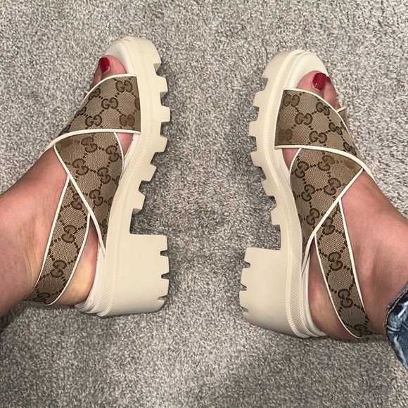 Gucci Sandals - Picture 1 of 4